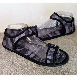 Flopeeze Womens Gray Camo Minimalist Water Outdoor Slip On Sandals Size 7/8  NEW